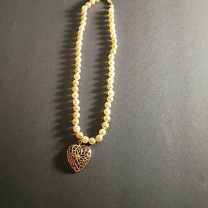 Gold Heart Pendant Pearl Necklace